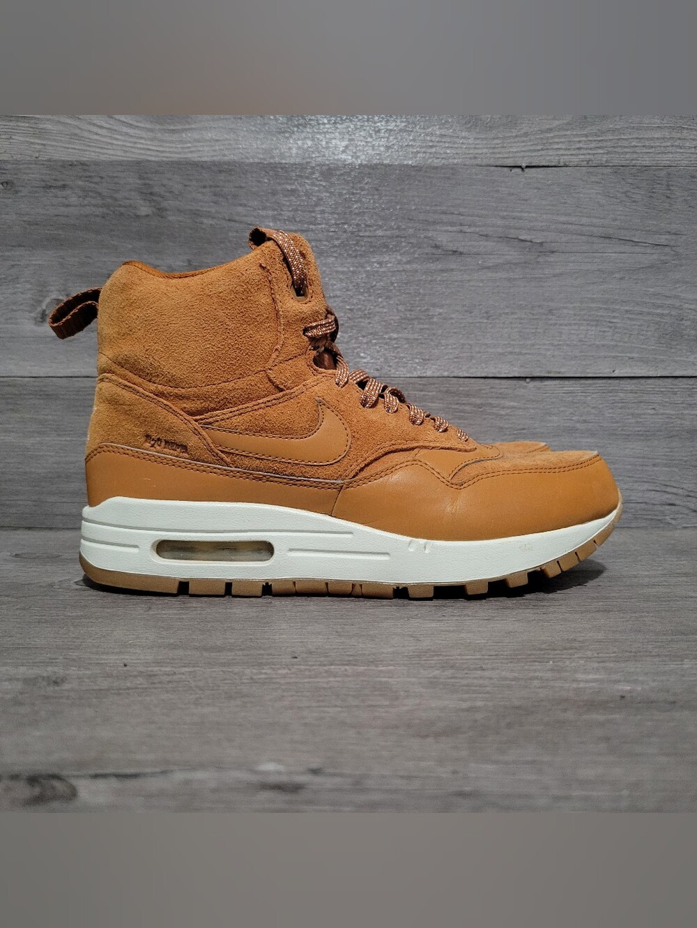 Nike Air Max 1 Mid Sneakerboot Womens Size 9 Tawny Gum 685267-200